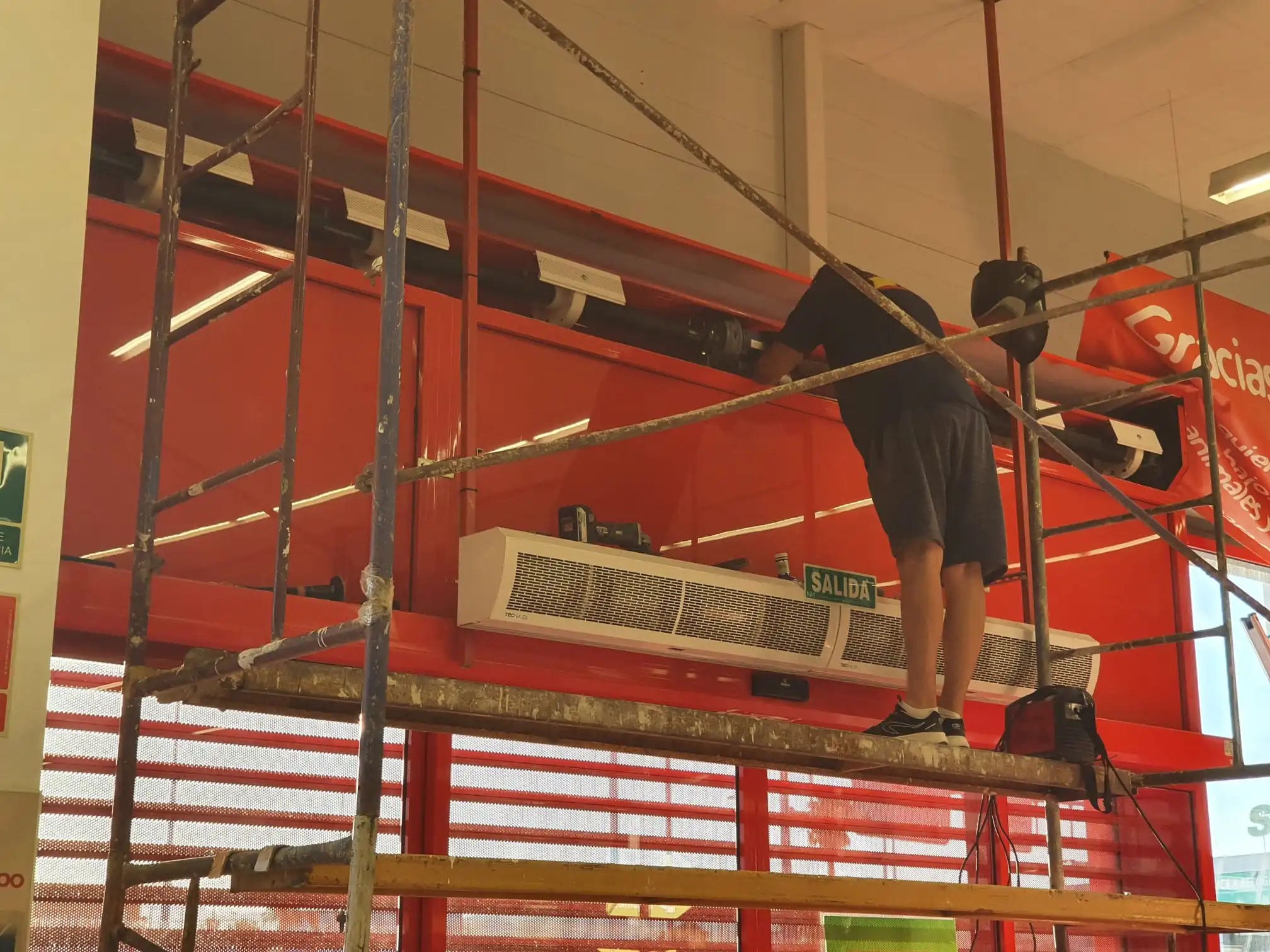 instalacion de puertas automaticas Altea